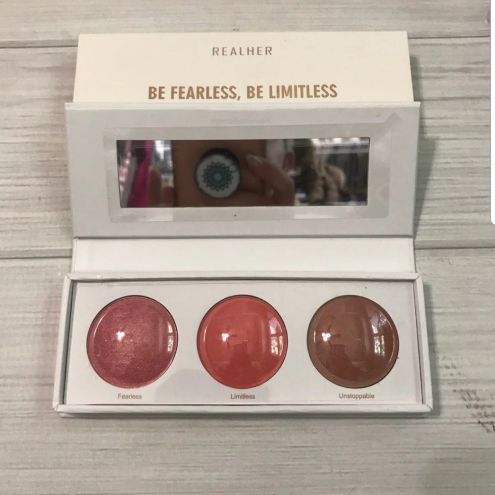 Realher Blush Palette